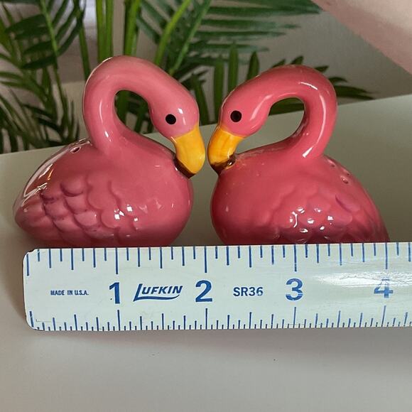 Sitting Flamingo Glazed Ceramic Hand Painted Salt and Pepper Shaker Set - Picture 8 of 8